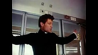 BIG DICK IN TRAIN (RETRO PORN)