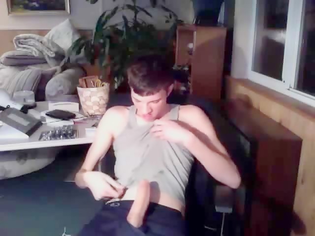 Shoots from thick dick