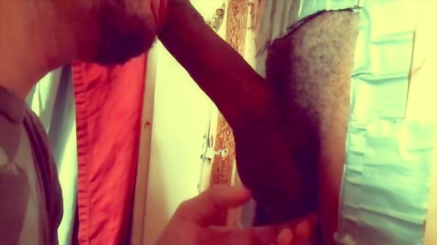 Goateed guy adores BBC over gloryhole