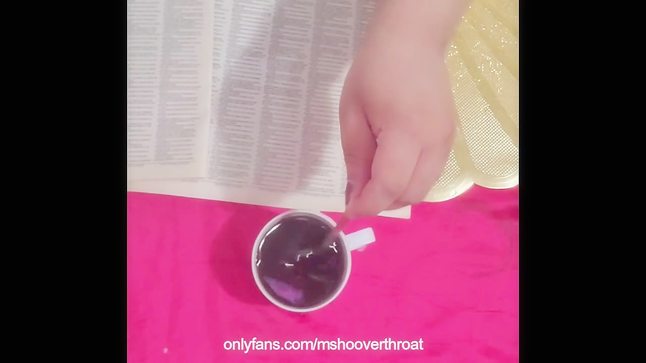 10 INCH DICK CUMS IN MY COFFEE