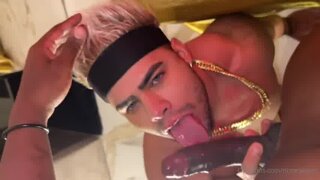 Rico Marlon bourre Tom Black !!!!!!!!!