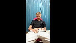 Aiden Twink jerk off
