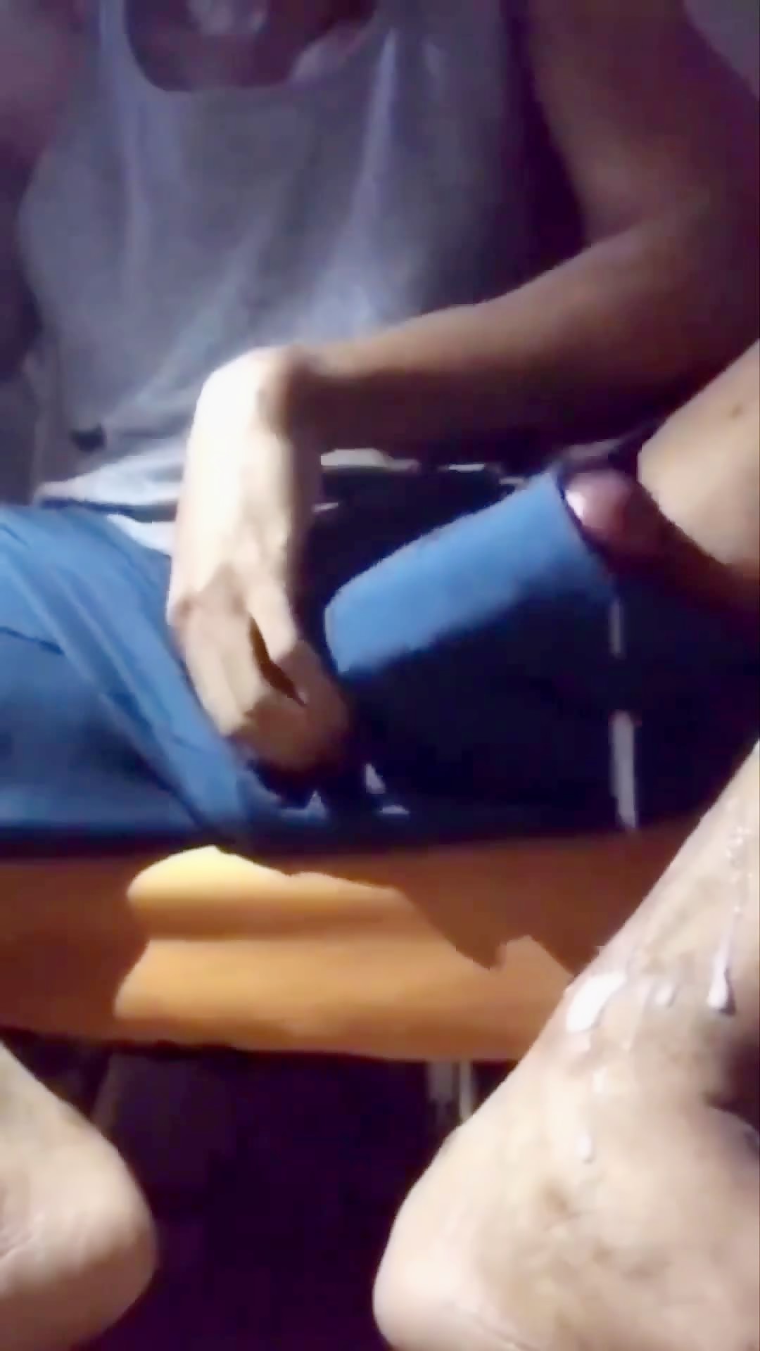 Thumb 16