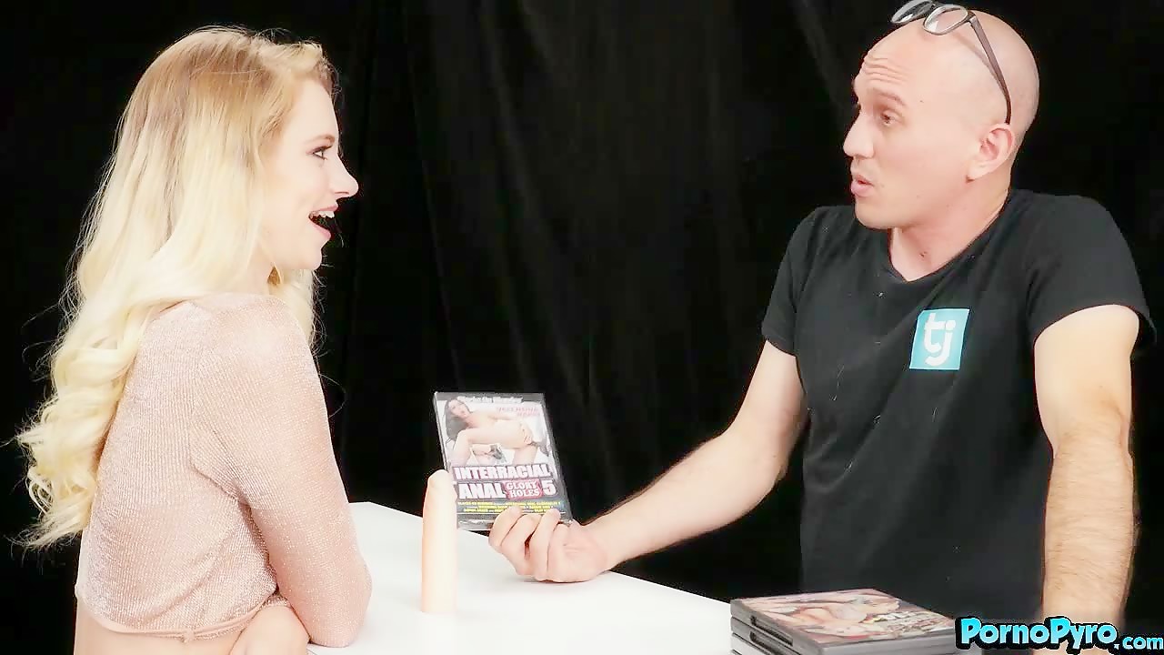 Riley Star Is A Puta Bitch So She Needs Her Gloryhole Fix