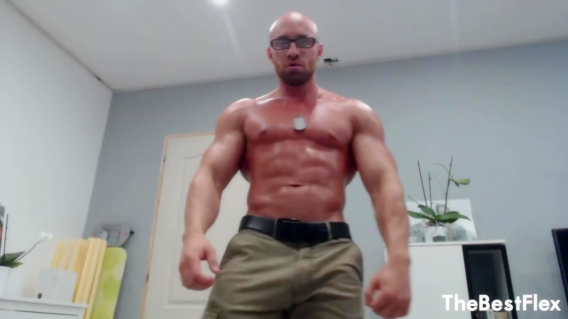 ROLAND Hot flex & jerk show