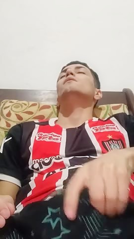 Argentine masturbates