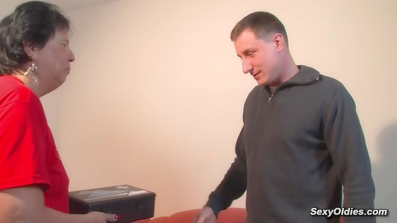 Big cock guy Jason Steel fucks German mature Petra D in reverse cowgirl position