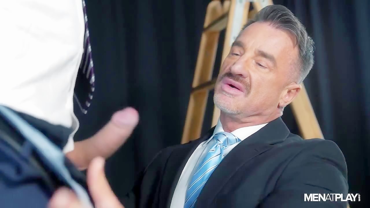 Adam et Ross se baisent