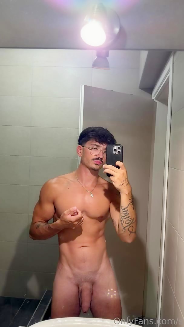 Hung Stud in Glasses Jacks & Cums