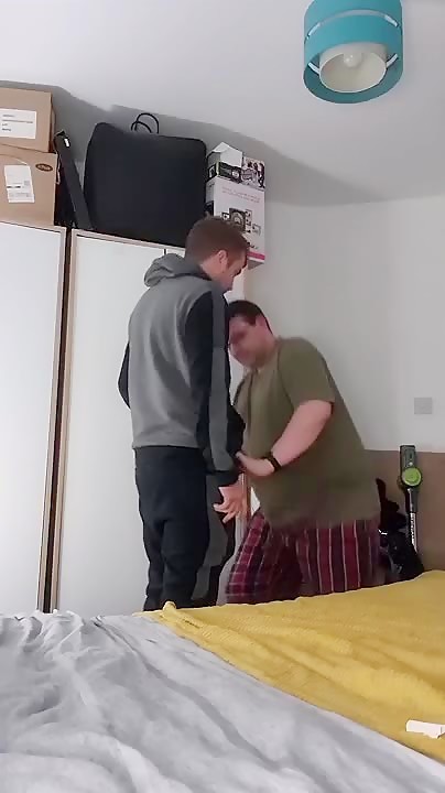 Str8 kid breeds lucky bottom