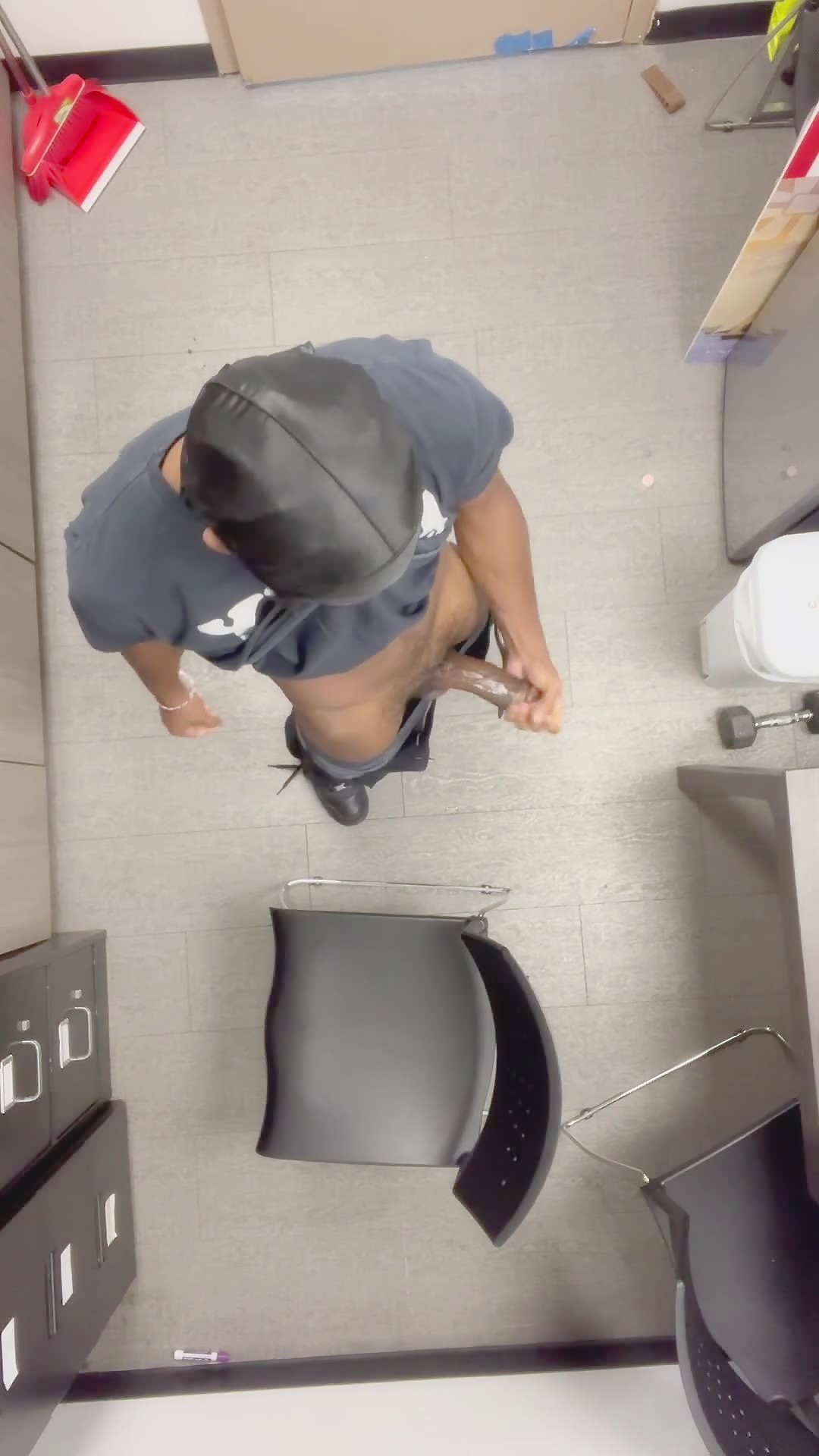 Iceburg5lim Stroking long black dick