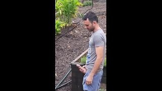 Straight man Piss OutSide