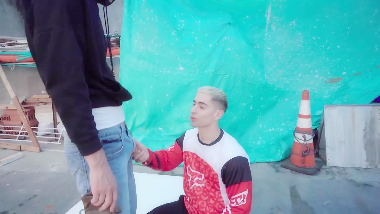 Masked Big Dicked Top fucks the blonde