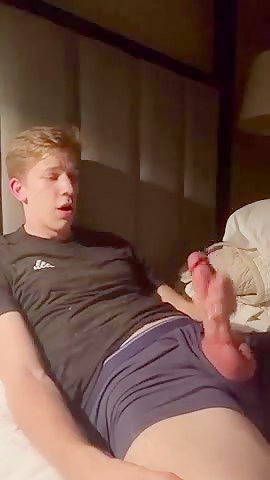 Quickie of a young blond painting his face