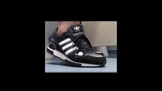 Quick hidden wank in the sports gym break