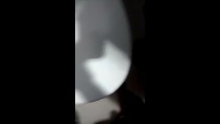 Papás maduros con grandes pollas follando en público